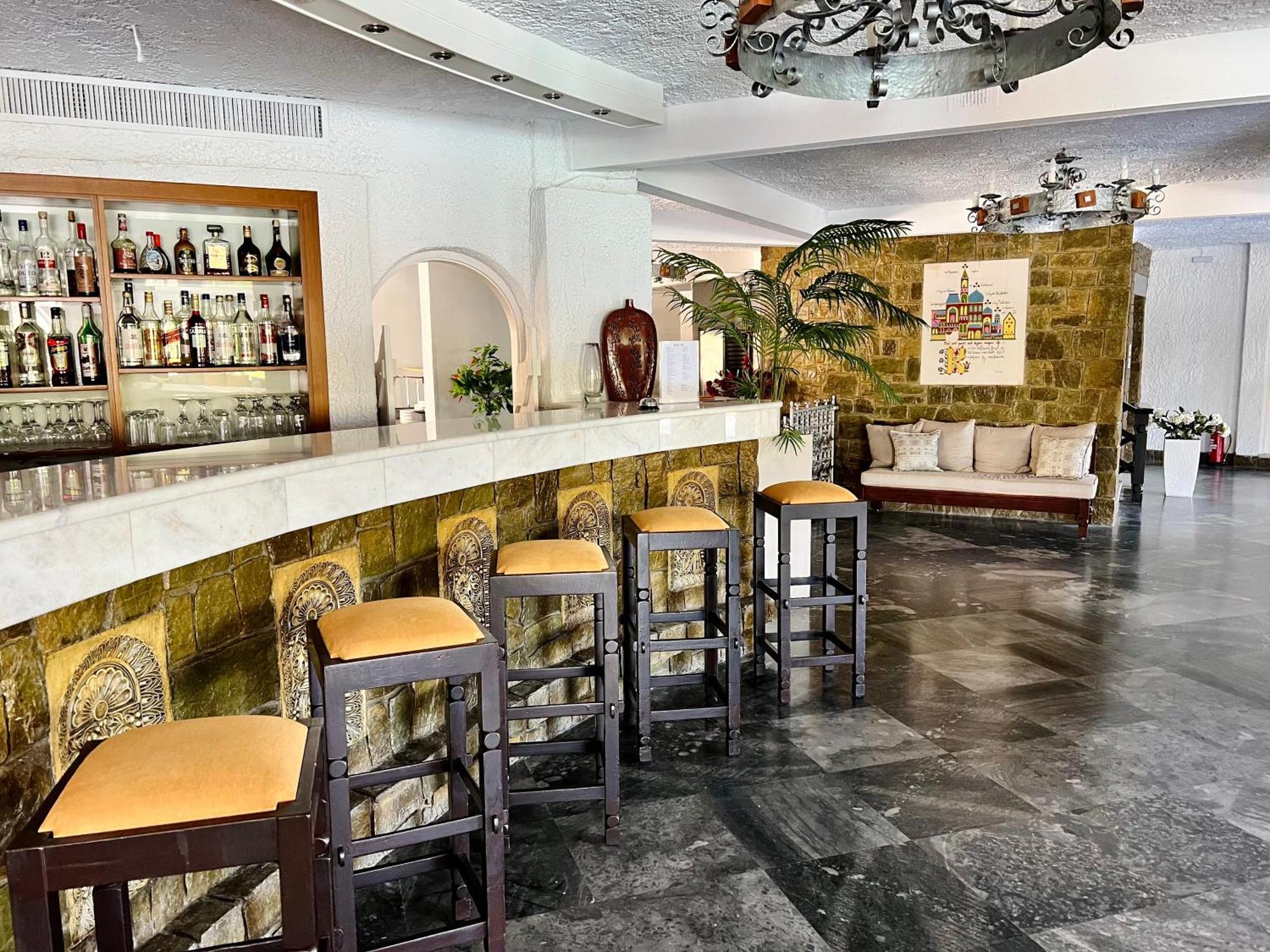 Karteros Hotel Eksteriør billede